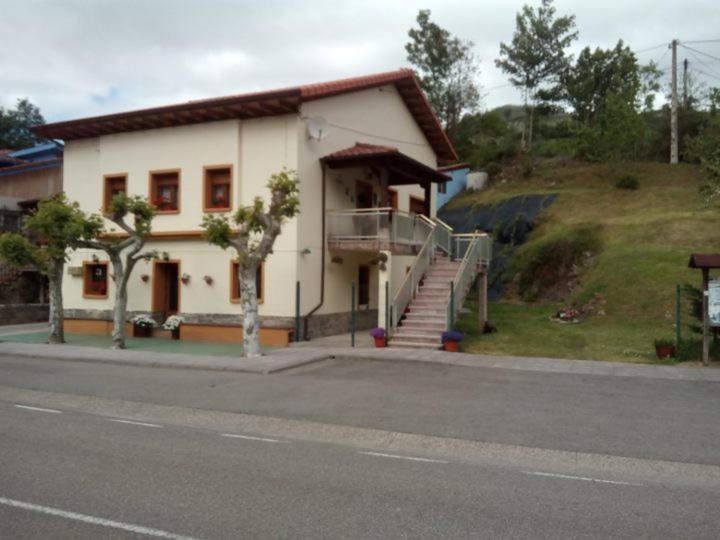 El Barredo Villa Onís Dış mekan fotoğraf
